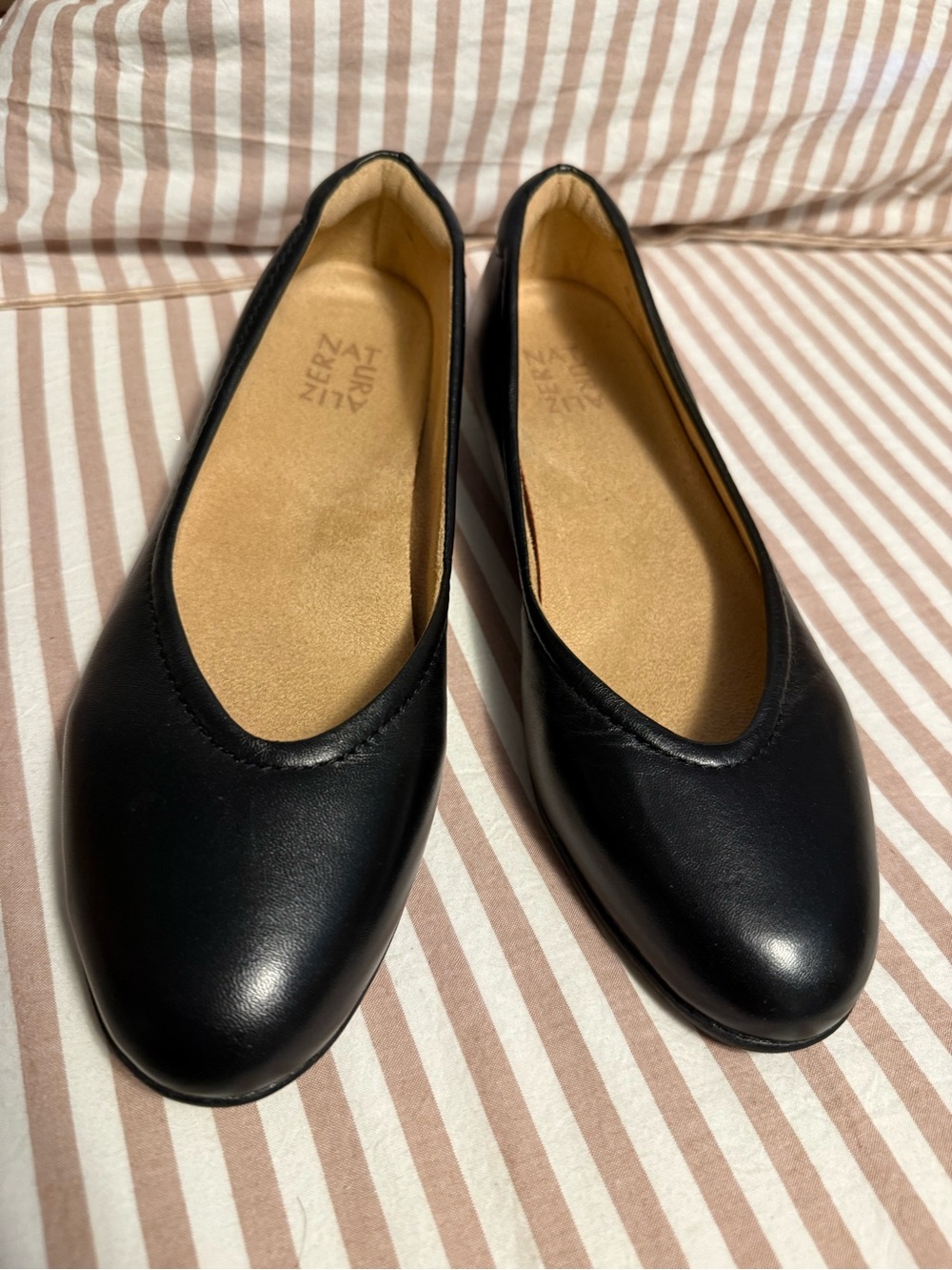 New Black Women's Leather Ballet Flats - Naturalizer
